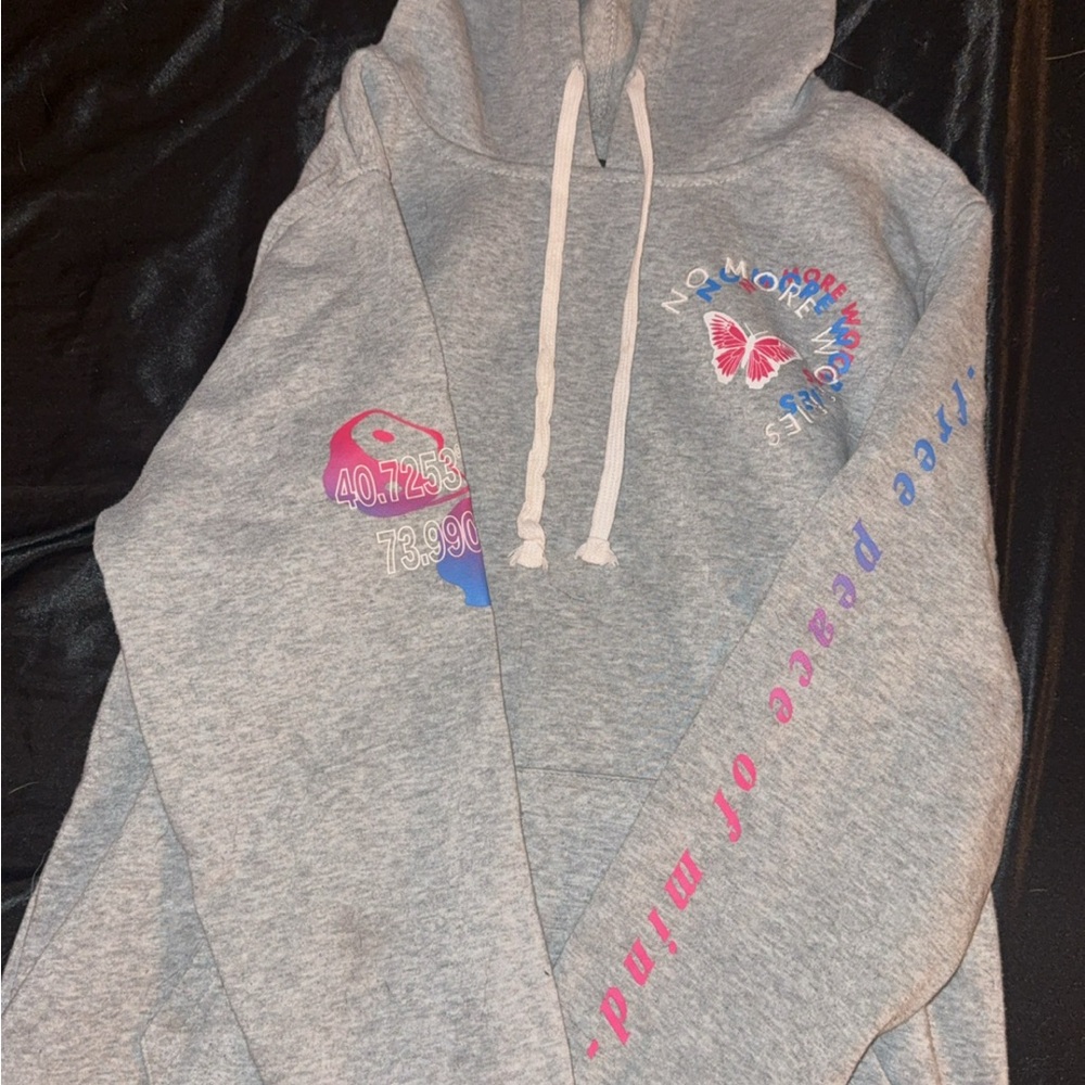 Brooklyn Cloth Gray “No More Worries” hoodie